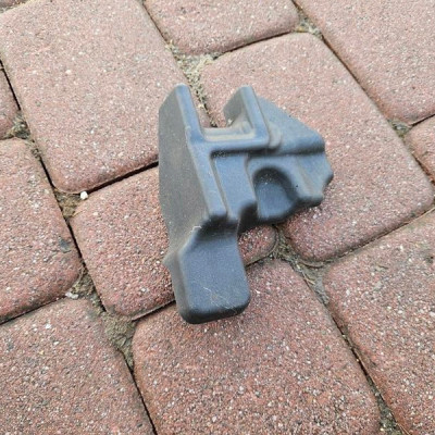 Gąbka wygłuszenie błotnika lewe absorber Opel Corsa F E-Corsa 9824773080