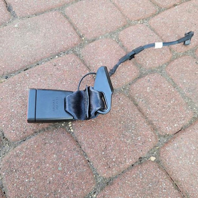 Zapinka pasa tył tylnego Opel Corsa F E-Corsa 6403047 6403047ETD