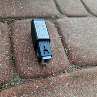 Gniazdo USB port Opel Corsa F E-Corsa 98217039DX 9824334377