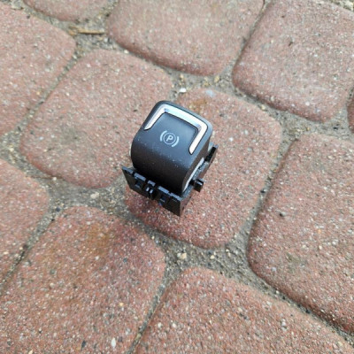 Przełącznik włacznik recznego tunelu Opel Corsa F E-Corsa YP00004477