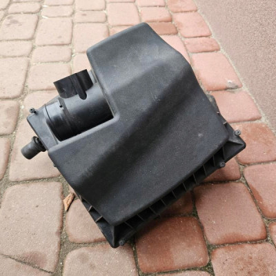 Obudowa osłona filtra powietrza 1.2 1.4 Opel Astra J IV 13272757