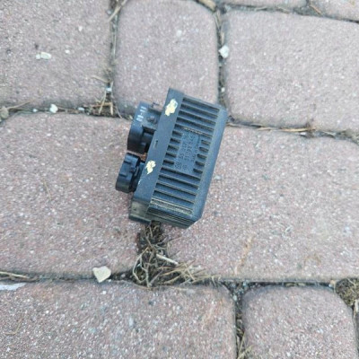 Przekaźnik świec zarowych moduł Opel Astra J IV 55557761