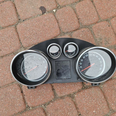 Licznik zegary 1.4 1.4T benzyna Opel Astra J IV 13433775