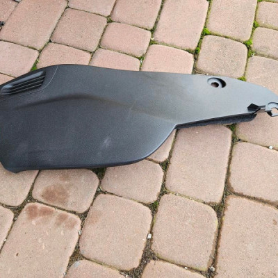 Obudowa osłona tunelu nawiew Opel Corsa F E-Corsa 39196822