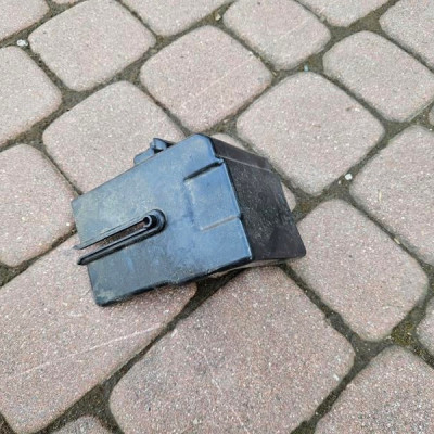 Obudowa osłona pompy abs Opel Corsa F E-Corsa 9827774780