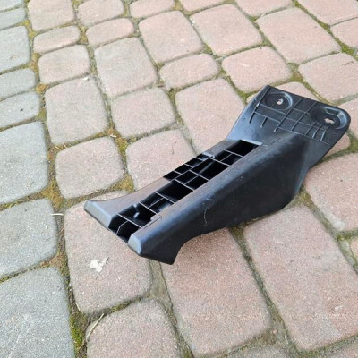 Podnózek podstopnica pod dywan Opel Corsa F E-Corsa 9820792280