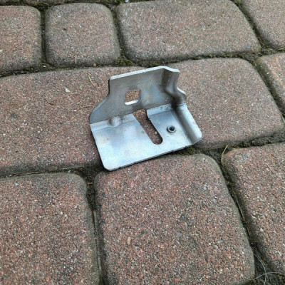 Uchwyt wspornik mocowanie belki lewe Opel Corsa F E-Corsa 9827360380