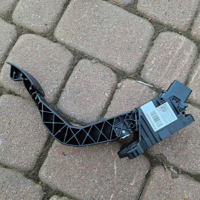 Pedał gazu potencjometr Opel Corsa F E-Corsa 9827704480