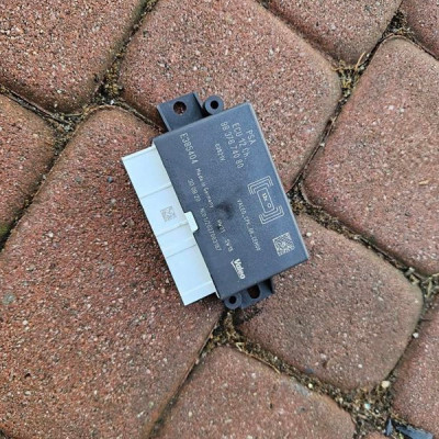 Moduł sterownik czujników parkowania PDC Opel Corsa F E-Corsa 9837674080