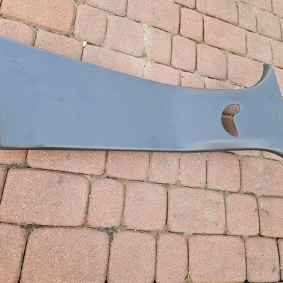 Obudowa osłona słupka prawa Opel Corsa F E-Corsa 39196910 98248317ZD