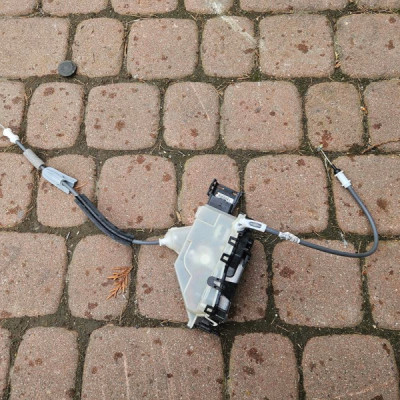 Zamek drzwi tył tylny prawy EUROPA Opel Corsa F E-Corsa PSA292852