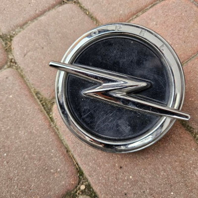 Przycisk klapy otwieranie mikrostyk klamka Opel Corsa F E-Corsa 9830092880