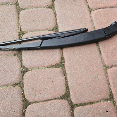 Wycieraczka tył tylna pióro szyby bagaznika Opel Corsa F E-Corsa