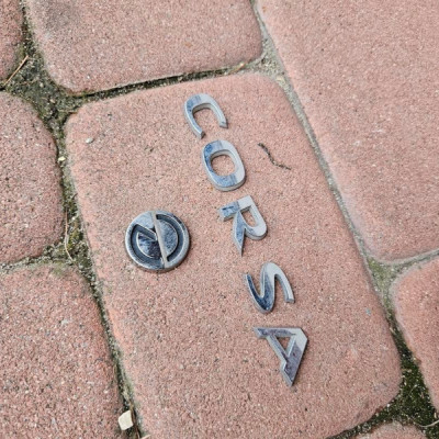 Napis logo emblemat elektryk Opel Corsa F E-Corsa