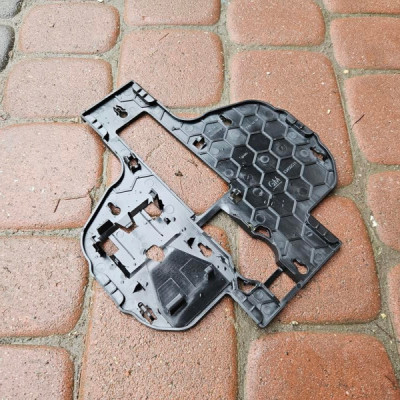 Uchwyt mocowanie wspornik szyby kamery lusterka Opel Astra K V 13450511