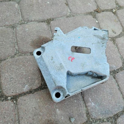 Uchwyt mocowanie 1.2 1.4 wspornik silnika Opel Corsa E 13248790