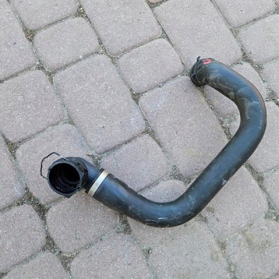 Przewód rura wąz wody chłodzenia 1.2 1.4 Opel Corsa E 13455234