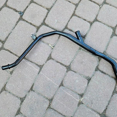 Przewód rura wąz wody chłodzenia magistrala 1.2 1.4 Opel Corsa E 13413513