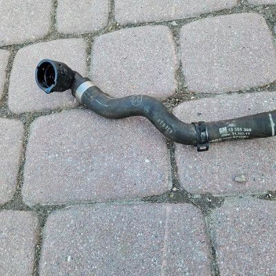 Przewód rura wąz wody chłodzenia magistrala 1.2 1.4 Opel Corsa E 13355360