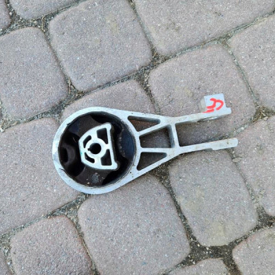 Uchwyt mocowanie sanek skrzyni wspornik silnika Opel Corsa E 633374681