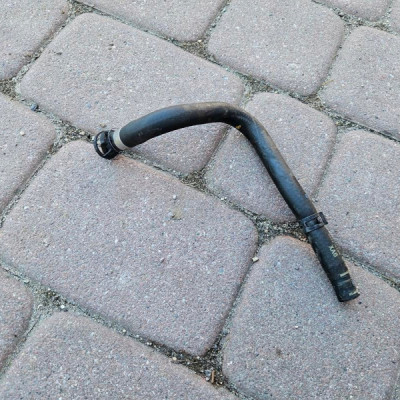 Przewód rura wąz wody chłodzenia 1.2 1.4 Opel Corsa E 13402298