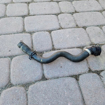 Przewód rura wąz wody chłodzenia 1.2 1.4 Opel Corsa E 39045439