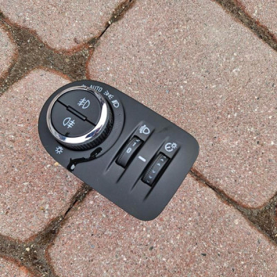 Przełącznik włacznik swiateł regulacja EUROPA Opel Corsa E 13470446