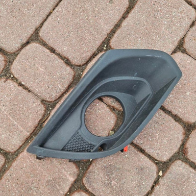 Kratka zaślepka zderzaka lewa halogenu przód Opel Corsa E 13450670