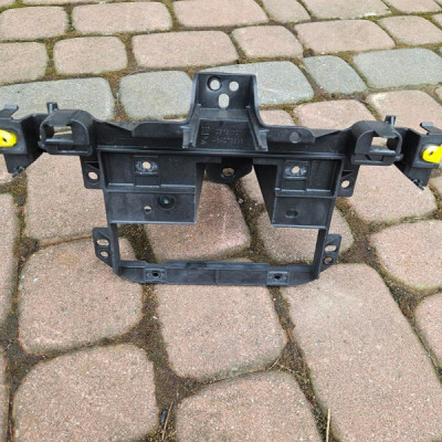 Uchwyt mocowanie wspornik radia nawigacji EUROPA Opel Corsa E 39131101