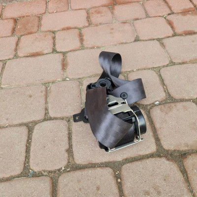 Pas bezpieczeństwa prawy EUROPA Opel Corsa E 39033222 39033162 607707600H