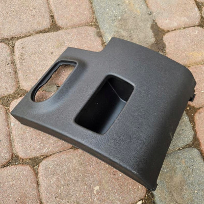 Obudowa osłona deski kierowcy schowek Opel Corsa E 13471360