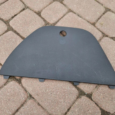 Obudowa osłona zaślepka bagażnika tapicerka lewa Opel Corsa E 13307343