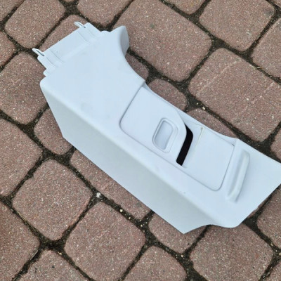 Plastik pasa obudowa słupka lewa Opel Corsa E Corsa D 13180572