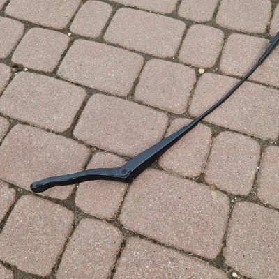 Ramie wycieraczek EUROPA lewe Opel Corsa E Corsa D 13284136