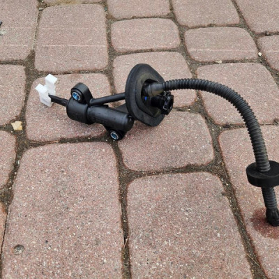Pompka wysprzęglik hamulca sprzęgła Opel Corsa E Corsa D Adam 55594516