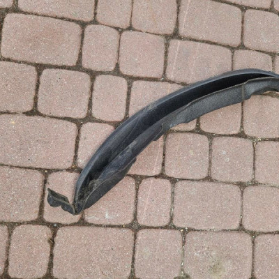 Wygłuszenie wyciszenie absorber błotnika prawe Opel Corsa E 13427598