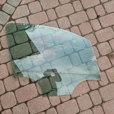 Szyba drzwi przód przednia prawa 2014r Opel Mokka