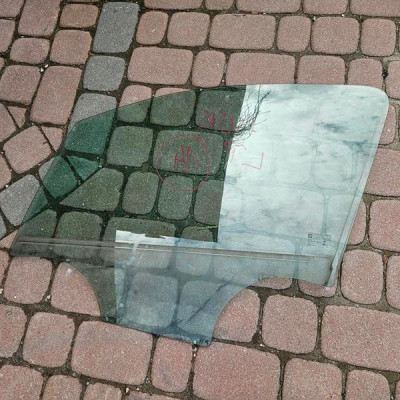 Szyba drzwi przód przednia lewa 2014r Opel Mokka