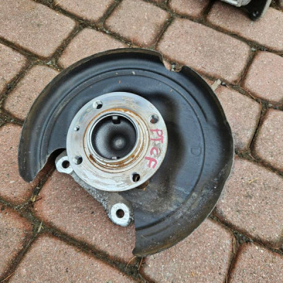 Piasta łożysko zwrotnica tył tylna prawa zawieszenia Opel Corsa F E-Corsa