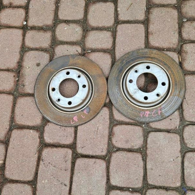 Tarcze hamulcowe tył tylne Opel Corsa F E-Corsa