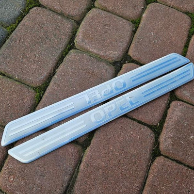 Nakładki na progi napisy emblematy chrom Opel Corsa F E-Corsa