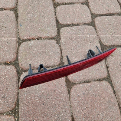 Odblask zderzaka tył tylny lewy HB 5 drzwi Opel Astra J 4 IV 13262017