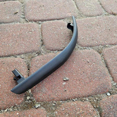 Raczka dekor boczka tył tylnego osłona uchwyt Opel Astra J 4 IV 13259075