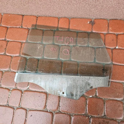 Szyba tył tylna drzwi jasna HB 5 drzwi Opel Astra J 4 IV 2010 2010R