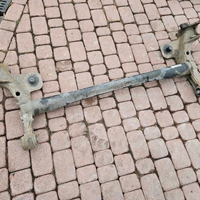 Belka zawieszenia tył tylna 5D HB 5 drzwi Opel Astra J 4 IV