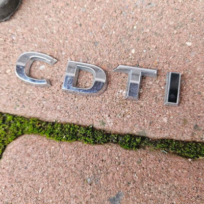 Napis logo emblemat CDTI Opel Astra J 4 IV Insignia Zafira