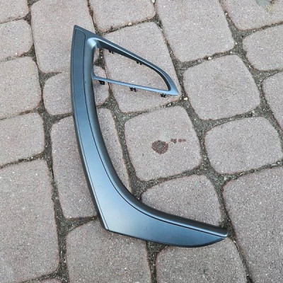 Uchwyt mocowanie boczka rączka otwieranie EUROPA ciemna Opel Astra J 4 IV