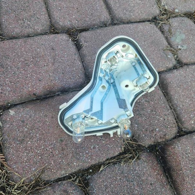 Ramka podstawa oprawka lampy tył tylnej lewa HB Opel Astra J 4 IV