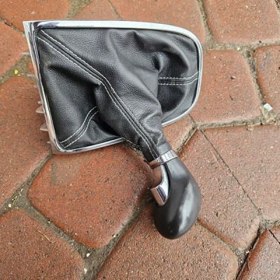 Gałka zmiany biegów mieszek lewarek 6 biegów Opel Astra J 4 IV