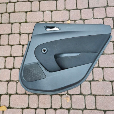 Boczek tył tylny welurowy HB Opel Astra J 4 IV